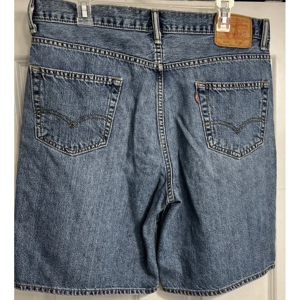 Levis 550 Jean Shorts Mens 36 Medium wash Denim Red Tab Relaxed Fit‎